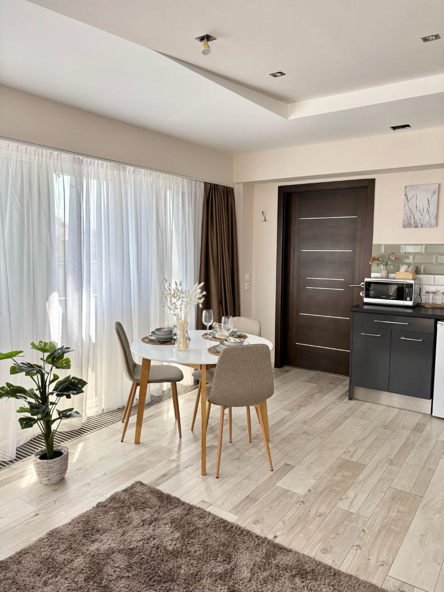 Hellowine Iii Apartment